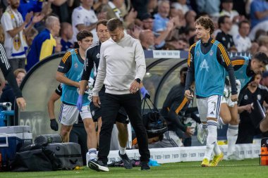 Jesse Marsch manager of Leeds United and Brenden Aaronson #7 of Leeds United during the game 