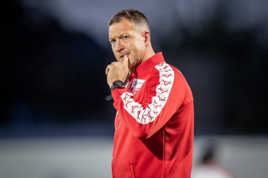 Danny McGuire Head Coach of Hull KR walks back out for the second half