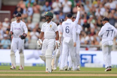 Keegan Petersen of South Africa walks back to the pavilion after being out for 42 runs, caught Ben Foakes of England off the bowling of Ben Stokes of England