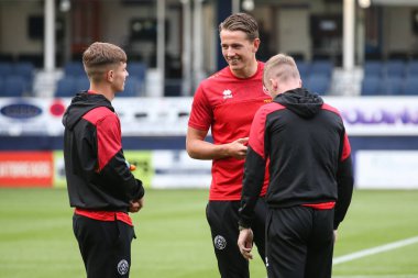 Sander Berge #8 of Sheffield United with his team mates on the pitch 