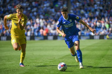 Ollie Tanner #14 of Cardiff City  in action during the game 