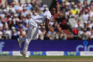 Lungi Ngidi bowling for South Africa