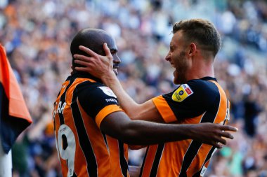 Oscar Estupin #19 of Hull City Celebrates scoring a goal to make it 3-1
