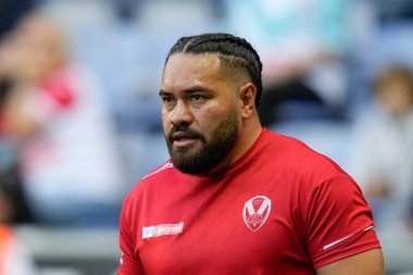 Konrad Hurrell #23 of St Helens warms up before the match 