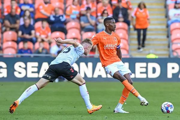 Marvin Ekpiteta #21 of Blackpool in action during the game