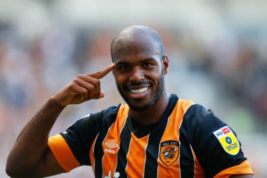 Oscar Estupin #19 of Hull City Celebrates scoring a goal to make it 3-1