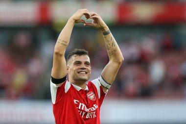 Granit Xhaka #34 of Arsenal acknowledges the fans at the final whistle 