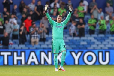 David Stockdale #31 of Sheffield Wednesday waves to the fans after their 5-0 victory