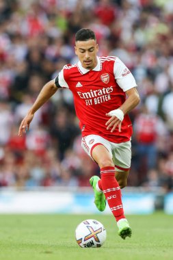 Gabriel Martinelli #11 of Arsenal on the ball 