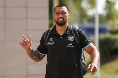 Ligi Sao #8 of Hull FC arrives at the MKM Stadium