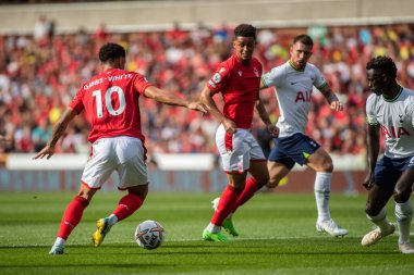Morgan Gibbs-White #10 of Nottingham Forest looks for options