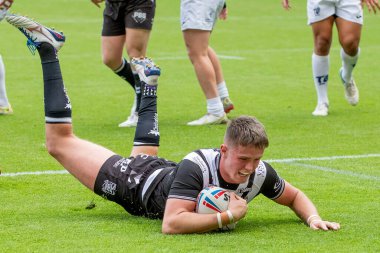 Will Gardiner #42 goes over for a try and makes the score 10-0 in the first half 