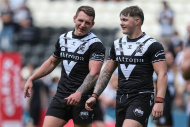 Jordan Lane #13 and Denive Balmforth #33 of Hull FC in conversation after the final whistle
