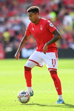 Jesse Lingard #11 of Nottingham Forest controls the ball
