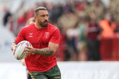 Elliot Minchella #17 of Hull KR during pre-game warm up