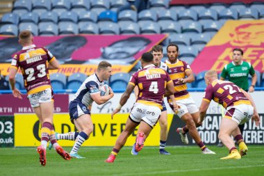 George Williams #7 of Warrington Wolves runs at the try line 