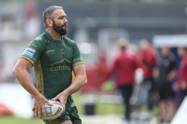 Kane Linnett #12 of Hull KR during pre-game warm up