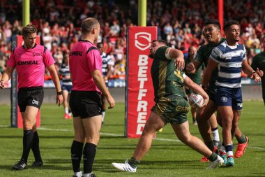 Zach Fishwick #34 of Hull KR celebrates his try in the second half