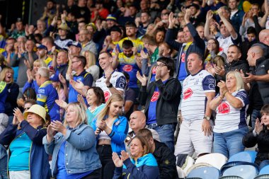 Warrington Wolves fans cheer on their sides valiant come back 