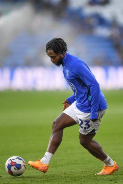 Fred Onyedinma #23 of Luton Town during the pre-game warmup 