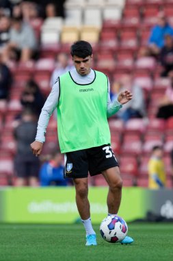 Reece James #33 of Sheffield Wednesday warms up before the game