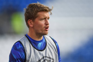 Luke Berry #8 of Luton Town during the pre-game warmup 
