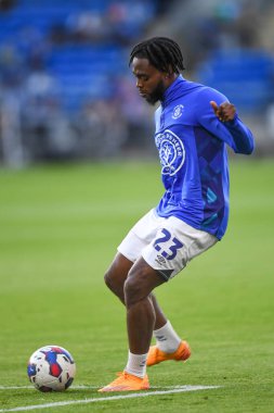 Fred Onyedinma #23 of Luton Town during the pre-game warmup 
