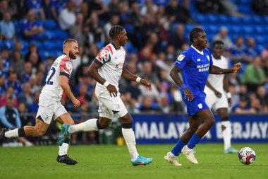 Sheyi Ojo #10 of Cardiff City  in action during the game 