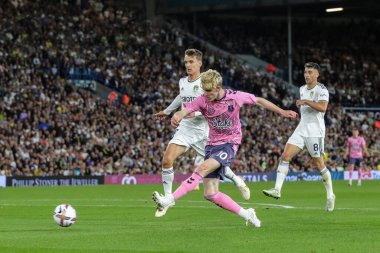 Anthony Gordon #10 of Everton scores to make it 0-1 during the Premier League match Leeds United vs Everton at Elland Road in Leeds, UK, 30th August 2022
