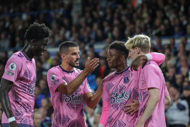 Anthony Gordon #10 of Everton celebrates his goal to make it 0-1 with team mates during the Premier League match Leeds United vs Everton at Elland Road in Leeds, UK, 30th August 2022