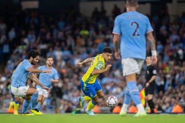 Morgan Gibbs-White #10 of Nottingham Forest looks to turn his way into space 
