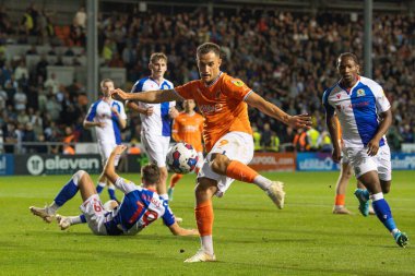 Jerry Yates #9 of Blackpool shoots on goal