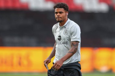 Tino Anjorin #8 of Huddersfield Town arrives at the game ahead of kick off