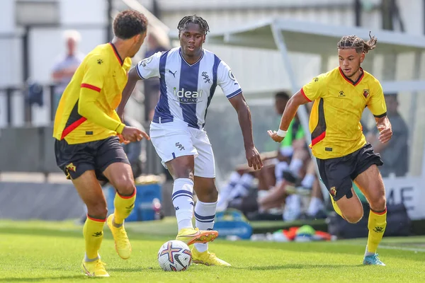Reyes Cleary #28 of West Bromwich Albion runs with the ball