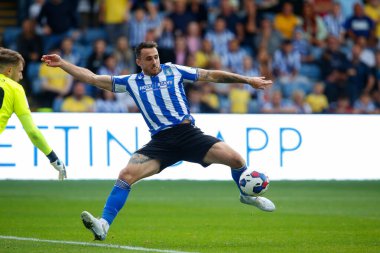 Lee Gregory #9 of Sheffield Wednesday attempts a shot on goal during the Sky Bet League 1 match Sheffield Wednesday vs Barnsley at Hillsborough, Sheffield, United Kingdom, 3rd September 202