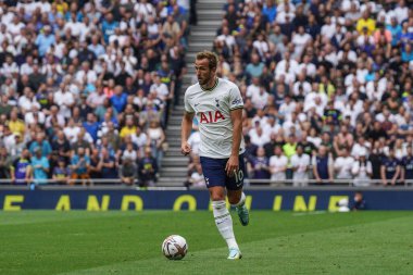 Harry Kane #10 of Tottenham Hotspur in action during the Premier League match Tottenham Hotspur vs Fulham at Tottenham Hotspur Stadium, London, United Kingdom, 3rd September 202