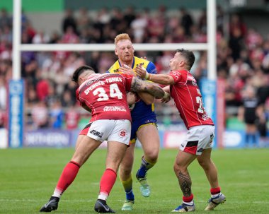 Joe Bullock #15 of Warrington Wolves runs at the Salford Red Devils defence during the Betfred Super League match Salford Red Devils vs Warrington Wolves at AJ Bell Stadium, Eccles, United Kingdom, 3rd September 202