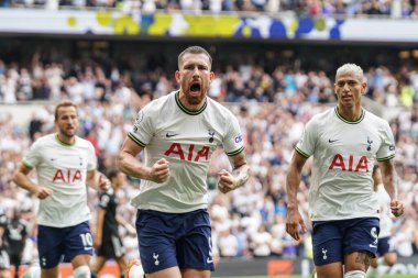Pierre-Emile Hjbjerg #5 of Tottenham Hotspur celebrates his goal to make it 1-0 during the Premier League match Tottenham Hotspur vs Fulham at Tottenham Hotspur Stadium, London, United Kingdom, 3rd September 2022
