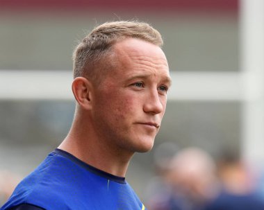 Jason Clark #14 of Warrington Wolvesinspects the pitch before the Betfred Super League match Salford Red Devils vs Warrington Wolves at AJ Bell Stadium, Eccles, United Kingdom, 3rd September 202