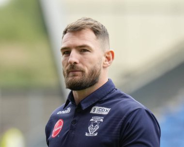 Daryl Clark #9 of Warrington Wolves inspects the pitch before the Betfred Super League match Salford Red Devils vs Warrington Wolves at AJ Bell Stadium, Eccles, United Kingdom, 3rd September 202