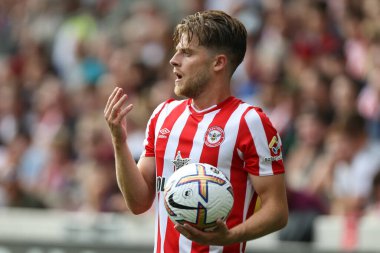 Mathias Jensen #8 of Brentford during the Premier League match Brentford vs Leeds United at Brentford Community Stadium, London, United Kingdom, 3rd September 202