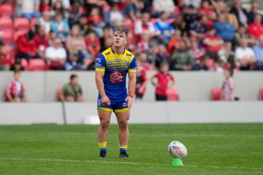 Leon Hayes #39 of Warrington Wolves lines up a conversion during the Betfred Super League match Salford Red Devils vs Warrington Wolves at AJ Bell Stadium, Eccles, United Kingdom, 3rd September 202