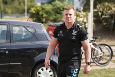 Brad Fash #17 of Hull FC arrives at MKM Stadium, Hull, United Kingdom, 3rd September 202