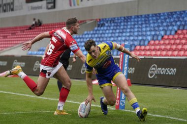Josh Thewlis #22 of Warrington Wolves touches down for a try during the Betfred Super League match Salford Red Devils vs Warrington Wolves at AJ Bell Stadium, Eccles, United Kingdom, 3rd September 202