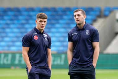 Josh Thewlis #22 and , Jake Wardle of Warrington Wolves inspect the pitch before the Betfred Super League match Salford Red Devils vs Warrington Wolves at AJ Bell Stadium, Eccles, United Kingdom, 3rd September 202
