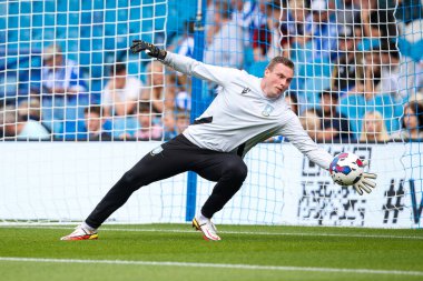 David Stockdale #31 of Sheffield Wednesday warms up before the Sky Bet League 1 match Sheffield Wednesday vs Barnsley at Hillsborough, Sheffield, United Kingdom, 3rd September 202