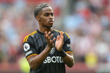 Crysencio Summerville #10 of Leeds United during the Premier League match Brentford vs Leeds United at Brentford Community Stadium, London, United Kingdom, 3rd September 202