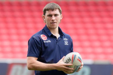 Adam Holroyd of Warrington Wolves inspects the pitch before the Betfred Super League match Salford Red Devils vs Warrington Wolves at AJ Bell Stadium, Eccles, United Kingdom, 3rd September 202