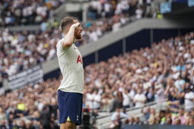 Pierre-Emile Hjbjerg #5 of Tottenham Hotspur celebrates his goal to make it 1-0 during the Premier League match Tottenham Hotspur vs Fulham at Tottenham Hotspur Stadium, London, United Kingdom, 3rd September 2022