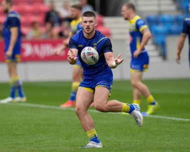 Danny Walker #16 of Warrington Wolves warms up before the Betfred Super League match Salford Red Devils vs Warrington Wolves at AJ Bell Stadium, Eccles, United Kingdom, 3rd September 202